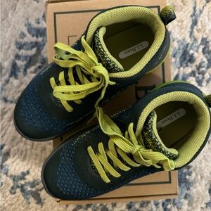 L.L. Bean Kids Size 1 Sneakers